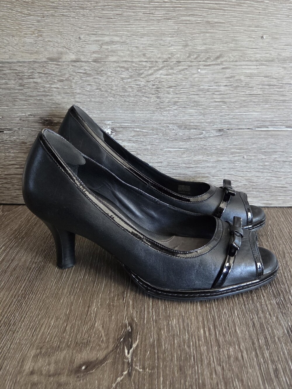 Nurture Sandee Women Cushioned  Leather Open Peep Toe 3” heel pumps bows Sz 8.5